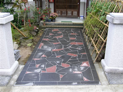 玄関アプローチ